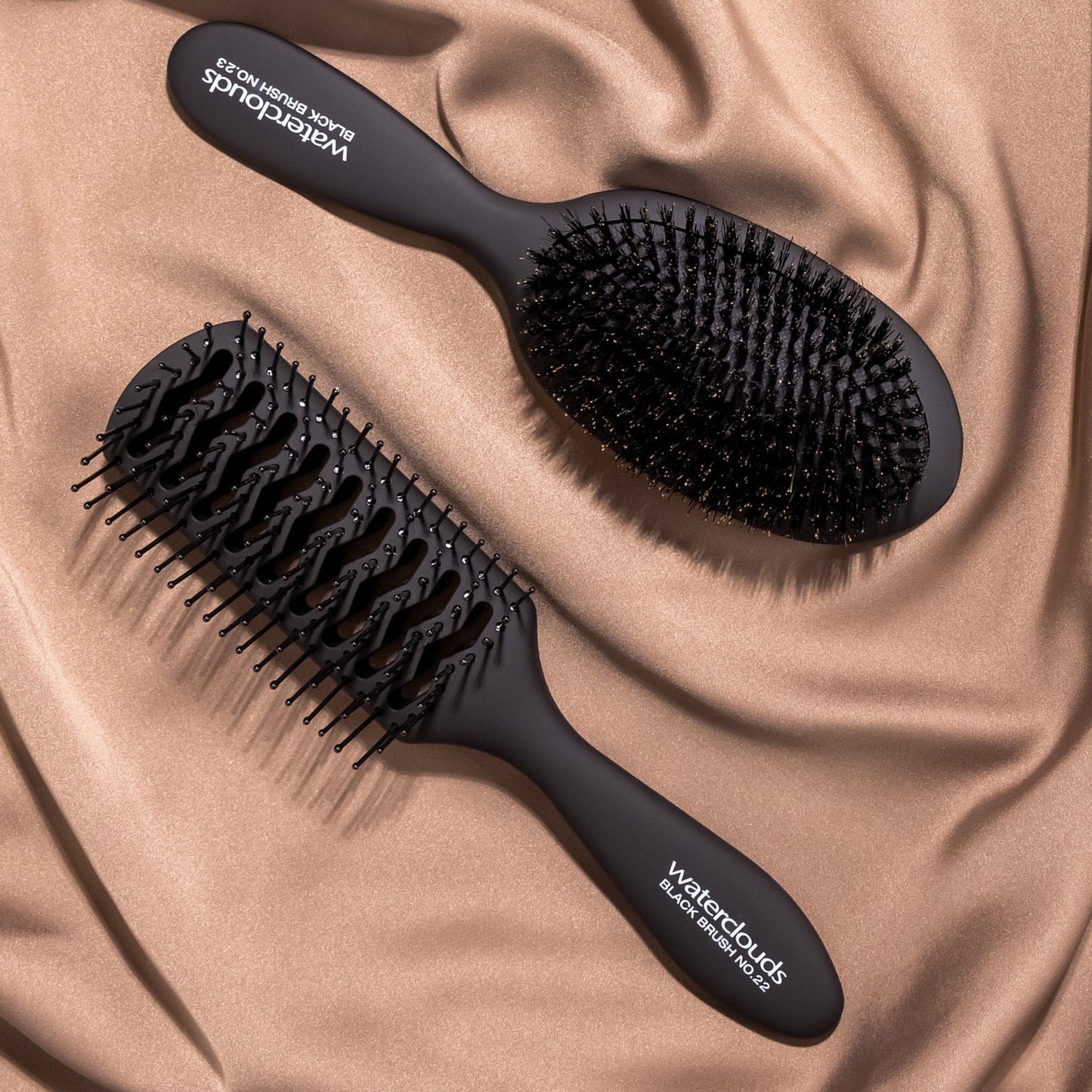 Waterclouds Black Brush No.22 Tunnel Vent Brush